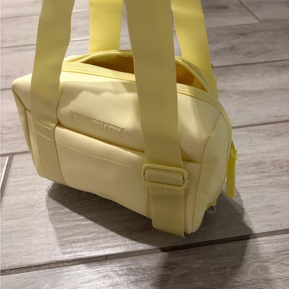 Gymshark Women’s Refresh Yellow Everyday Mini Gym Bag Pastel Yellow NEW - Picture 5 of 8